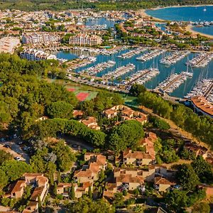 Marina Hotel Club